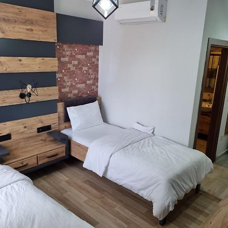 Imroz Adali'S Hotel Экстерьер фото